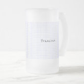 個人化して下さい:  最小主義の青か白い格子モノグラム フロストグラスビールジョッキ (正面右)