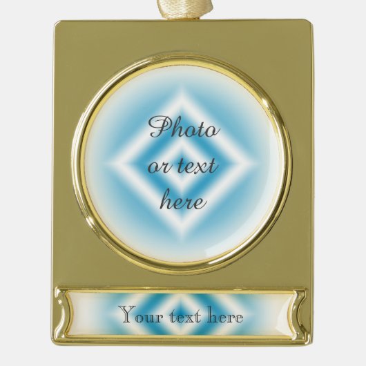 個人化空の青いダイヤモンドの勾配 ゴールドプレートバナーオーナメント (正面)