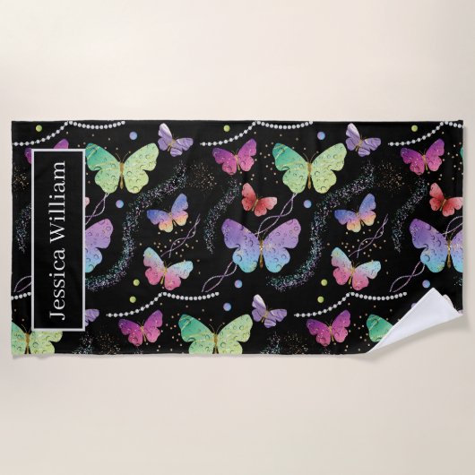 個人名エレガント紫色の鮮やかな蝶 ビーチタオル (正面)