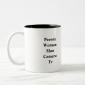 個人女性の男性カメラテレビトランプ引用文おもしろマグカップ ツートーンマグカップ (左)