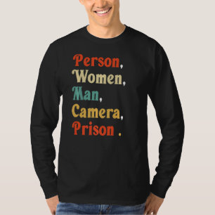 個人女性男性カメラ刑務所 Tシャツ