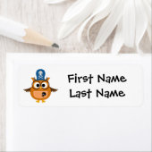 個人用設定を行う海賊フクロウの子どもの名前ラベル ラベル (インサイチュ)