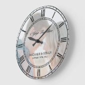 個人結婚設定の記念日（写真） ラージ壁時計 (傾斜)