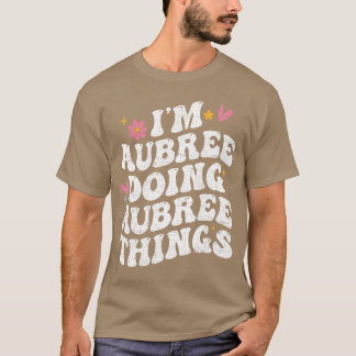 個性的なオーブリーのことをするオーブリー レトロでグルーヴィーな Tシャツ