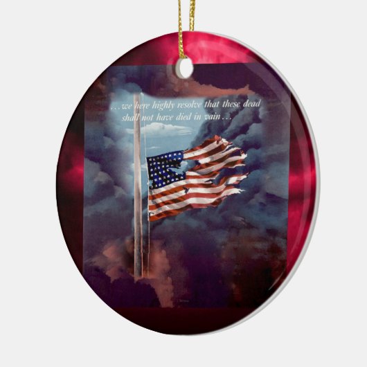 倒れたけれど忘れられない煙と引き裂かれた旗 セラミックオーナメント (左)