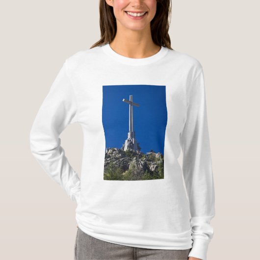倒れた者の谷のモニュメント Tシャツ (正面)