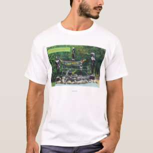 健康な眺めを望んでいるCapilano渓谷のインディアン Tシャツ