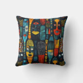 偶像を持つアフリカの部族パターン。 クッション (裏面)