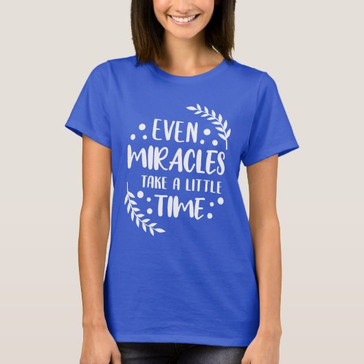 偶奇跡 – 感動的前向き引用文 Tシャツ (正面)
