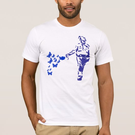 偶然に唐辛子スプレーの警察官 Tシャツ (正面)