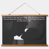 偽のカップルを暗いジェスチャーで引き付ける 吊り下げ型タペストリー (正面)