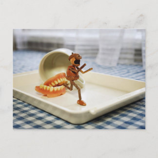 偽歯の走遠くにドングリの小妖精や小人 ポストカード