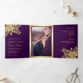 偽物の金箔の葉の花模様の紫色の結婚式 三つ折り招待状 (内部)