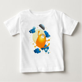 傘でかわいい飛んでいる子猫 ベビーTシャツ