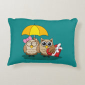 傘とレッドチョコレートボックスが付いたかわいいフクロウ好き アクセントクッション (裏面)