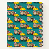 傘とレッドチョコレートボックスが付いたかわいいフクロウ好き ノートブック (裏面)