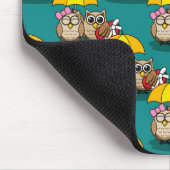 傘とレッドチョコレートボックスが付いたかわいいフクロウ好き マウスパッド (コーナー)