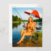 傘の下でアイスを食べながら釣りをする女性 シーズンポストカード (正面/裏面)
