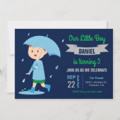 傘を持つかわいい少年 | 雨の日 誕生日パーティー 招待状 (正面)