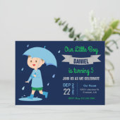 傘を持つかわいい少年 | 雨の日 誕生日パーティー 招待状 (スタンド正面)