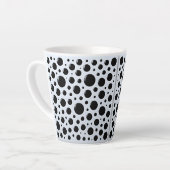 催眠的な黒い円模様 カフェラテマグ (左アングル)