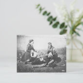 傷ついた人の世話をするナース ポストカード (スタンド正面)