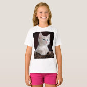 傷つきやすい白い子猫 Tシャツ (正面フル)