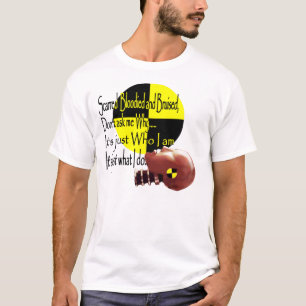 傷つけられている Tシャツ