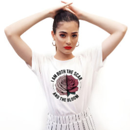 傷と華のミニマリスト ハーフローズハーフ傷デザイン Tシャツ