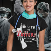 傷は暗闇の中でより良い物語を持つ入れ墨である Tシャツ