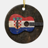 傷付けられ、擦り切れたなクロアチアの旗のアコースティックギター セラミックオーナメント (正面)