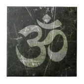 傷付けられ、擦り切れたなヨガOmの記号 タイル (正面)