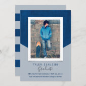 傾けられた背景の写真の卒業の発表 案内状 (正面/裏面)