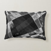 傾斜または引き伸ばされた長方形、黒い派手な灰色 アクセントクッション (裏面)
