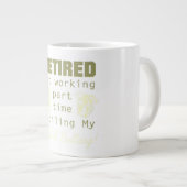 働いて退職したイギリスのブルドッグ犬のオーナー ジャンボコーヒーマグカップ (正面右)