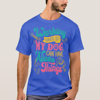 働き者の犬 Tシャツ