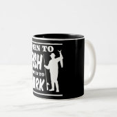 働くために採取するために強制生まれて下さい ツートーンマグカップ (正面右)