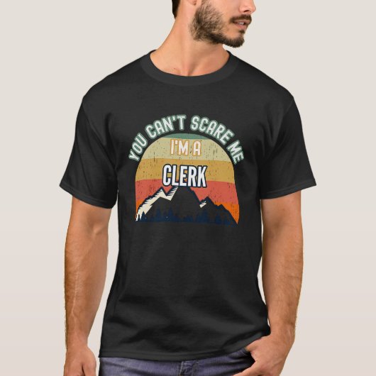 僕が事務員だなんて怖がってはいけない Tシャツ (正面)