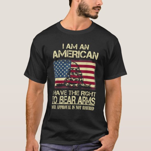 僕はアメリカ人で武器を取る権利がある Tシャツ (正面)