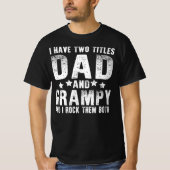 僕は二つのタイトルを持っているパパと文筆 Tシャツ (正面)