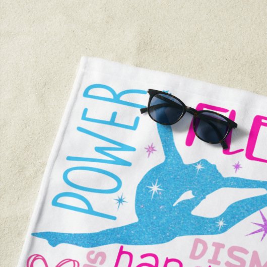 僕は体操の女の子がピンク、紫、青のPapeが好きだ ビーチタオル (インサイチュ)