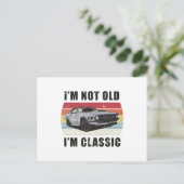 僕は古いわけじゃない、クラシックだ。レトロなサンセットマッスルカー ポストカード (スタンド正面)