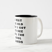 僕は年を取ったかも知れぬ得が楽隊を見物すクールる ツートーンマグカップ (正面右)