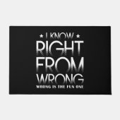 僕は正しい事を知っている、間違っている事はおもしろいだ ドアマット (正面)