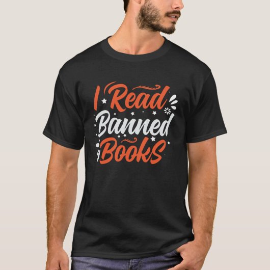 僕は禁書の本を持っ読ている Tシャツ (正面)