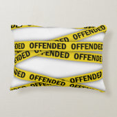 僕は警察のテープが通らないように怒っている アクセントクッション (裏面)