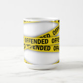 僕は警察のテープが通らないように怒っている コーヒーマグカップ (中央)