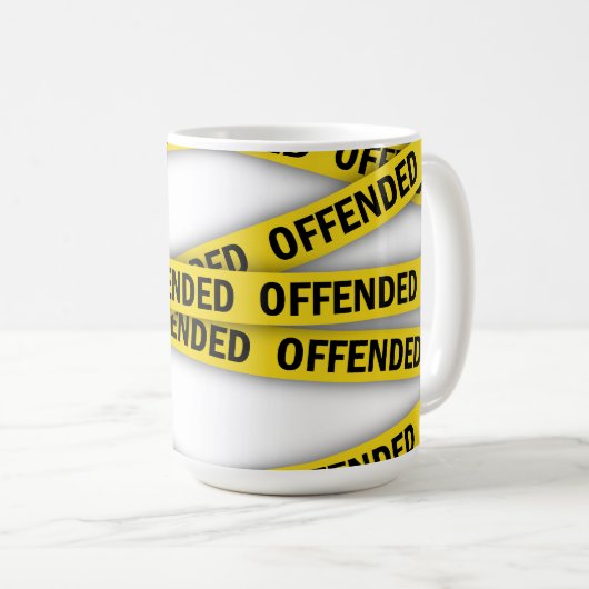 僕は警察のテープが通らないように怒っている コーヒーマグカップ (正面右)