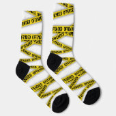 僕は警察のテープが通らないように怒っている ソックス (右)