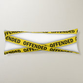 僕は警察のテープが通らないように怒っている ボディピロー (裏面)